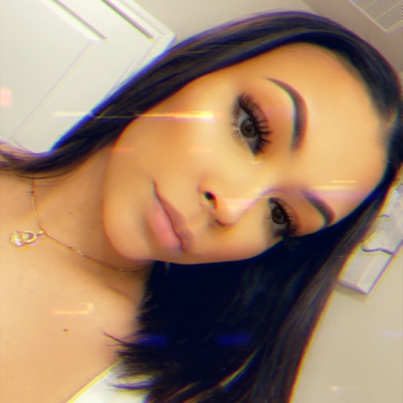 Meet your Posher, Candis - Picture 1 of 1